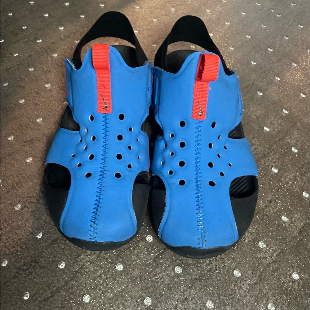 Boys Nike sandals size 13C